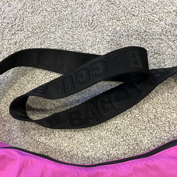 BAGGU NWT Medium Nylon Crescent Bag Extra Pink - Picture 9 of 11